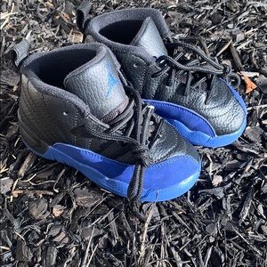 💙🖤 Blue & Black Jordan’s size 8c